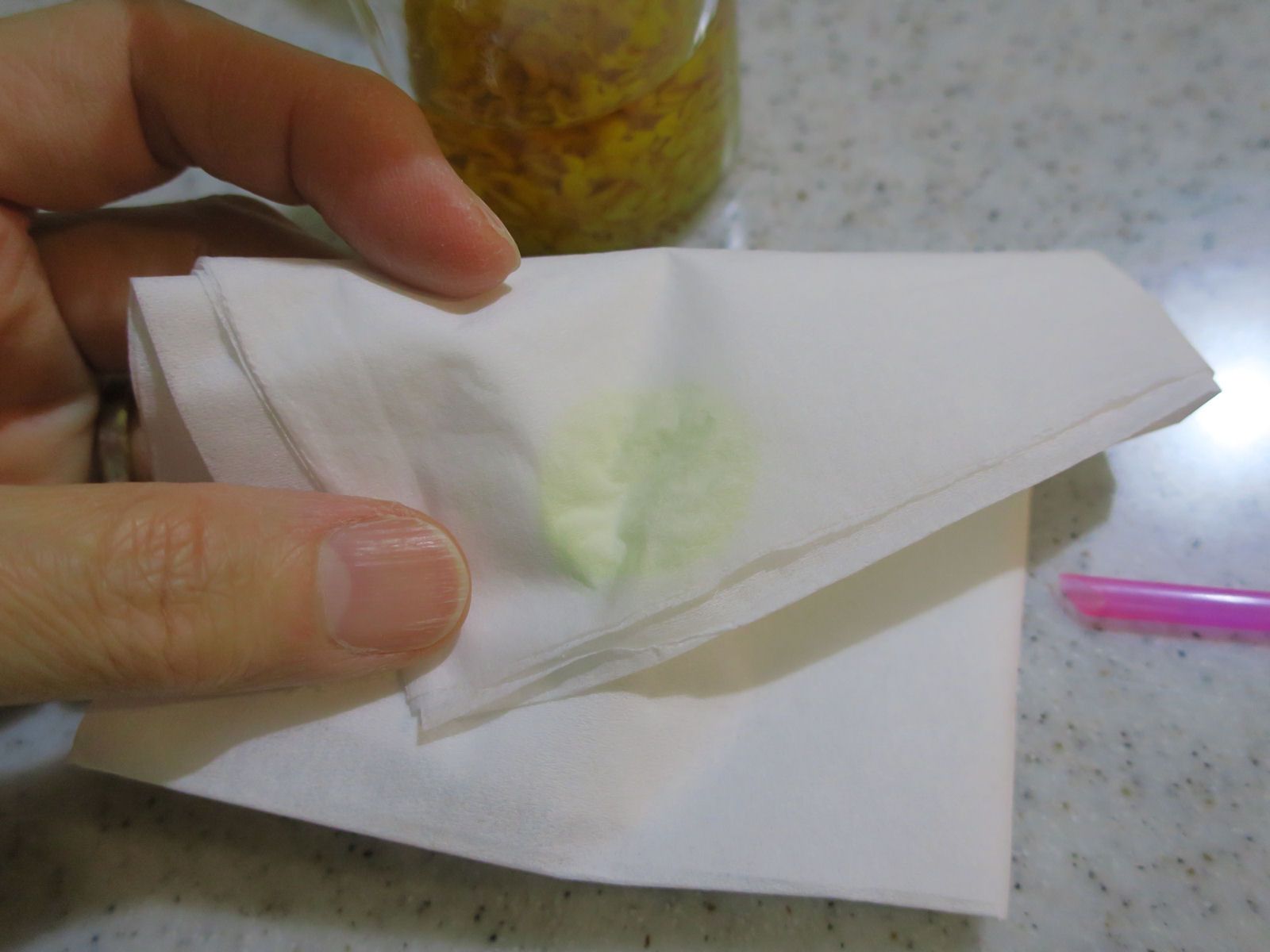 調香師が使う、ろ紙みたいな短冊状の紙、あれ、何て言うんだろうね?