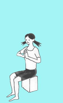 椅子で三日月のポーズ