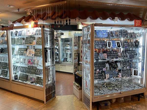 ☆昭和感が魅力のCD屋☆ - みゆき通り商店街