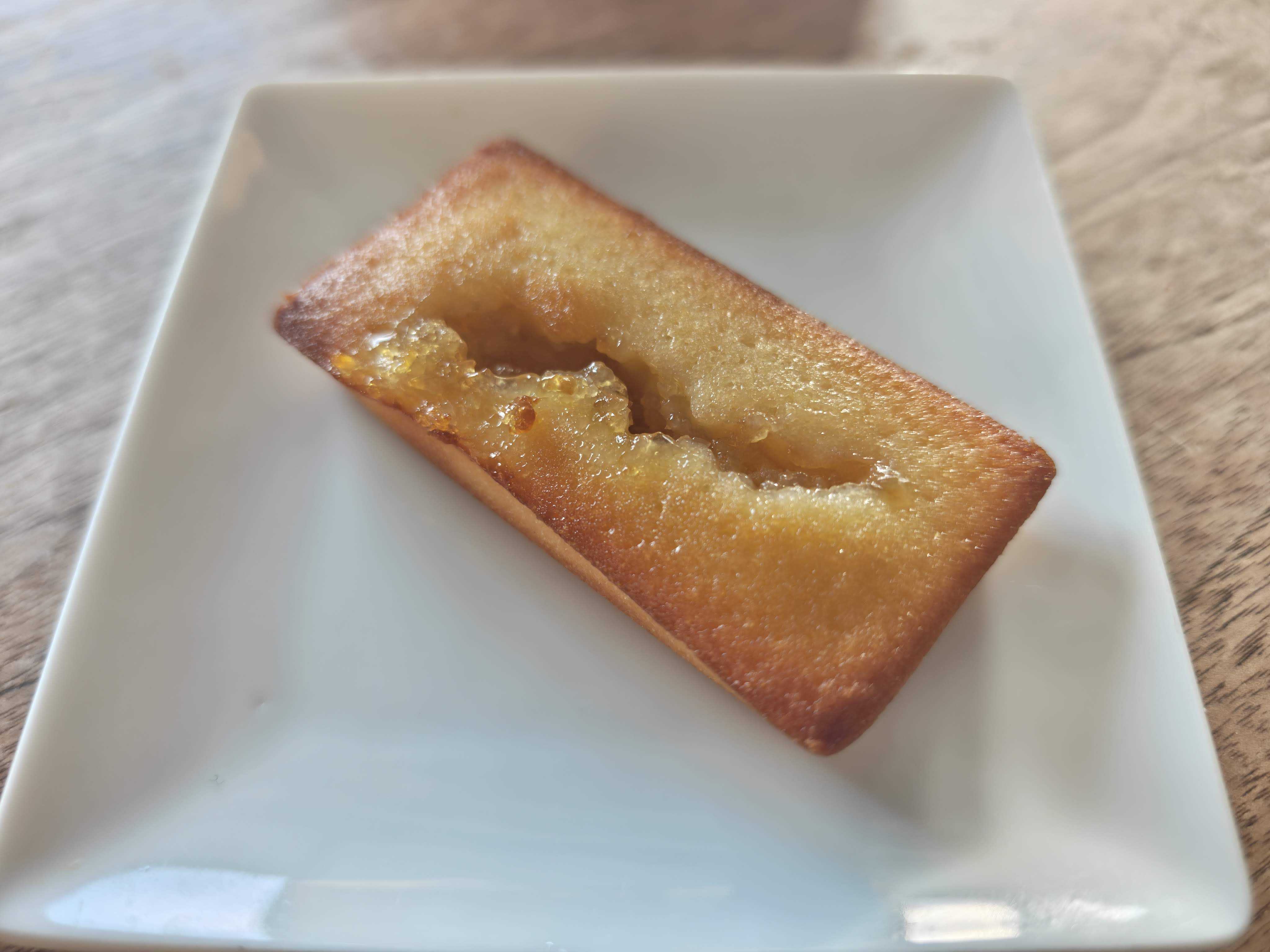 蔵前　カフェ・焼菓子店　KURAMAE CANNELE （クラマエカヌレ）　レモンフィナンシェ