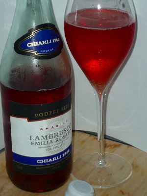 Chiarli Lambrusco Rosato NV glass.jpg