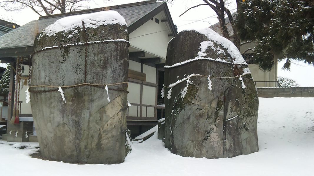 パワースポット　三ツ石神社３