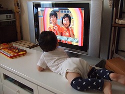 テレビ周り