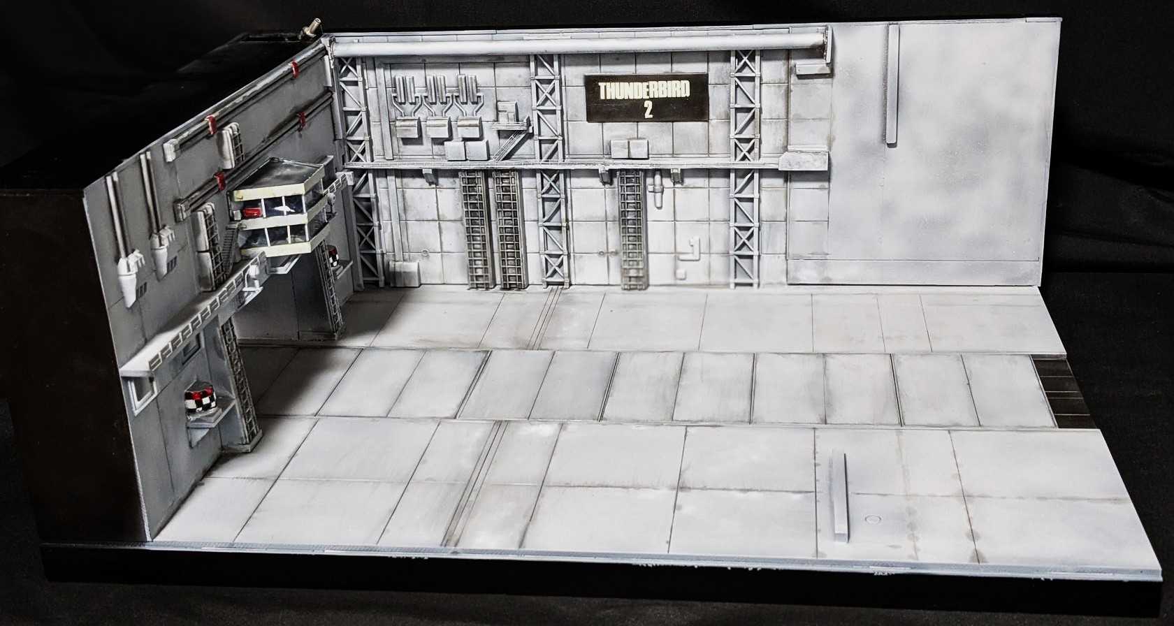 1/350 サンダーバード2号コンテナドックBuild 15 ハンガー完成 | Dog's