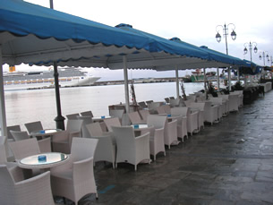 カタコロン港の中