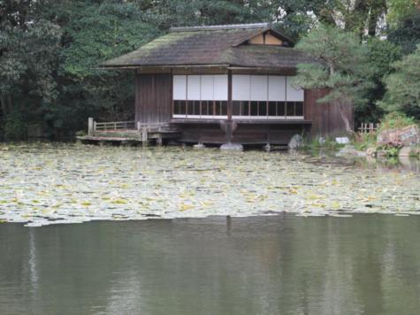 スポット探訪 [再録] 京都・下京 「渉成園」（枳穀邸）細見 －3 閬風亭・双梅檐・臥龍堂・漱枕居・源融ゆかりの塔・侵雪橋 | 遊心六中記 -  楽天ブログ