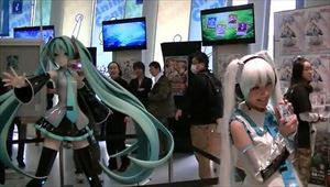 初音ミク等身大フィギュア (2)