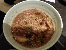 牛萬の付け麺の出汁.jpg