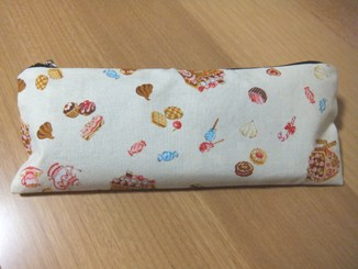 120618 ペタンコペンケース.JPG