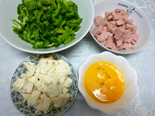ゴーヤチャンプル材料.jpg