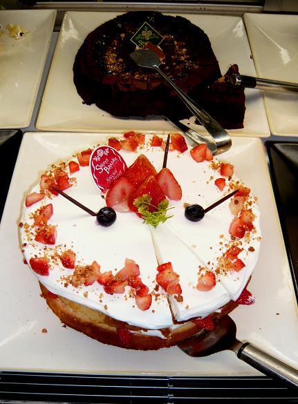 白いショートケーキ