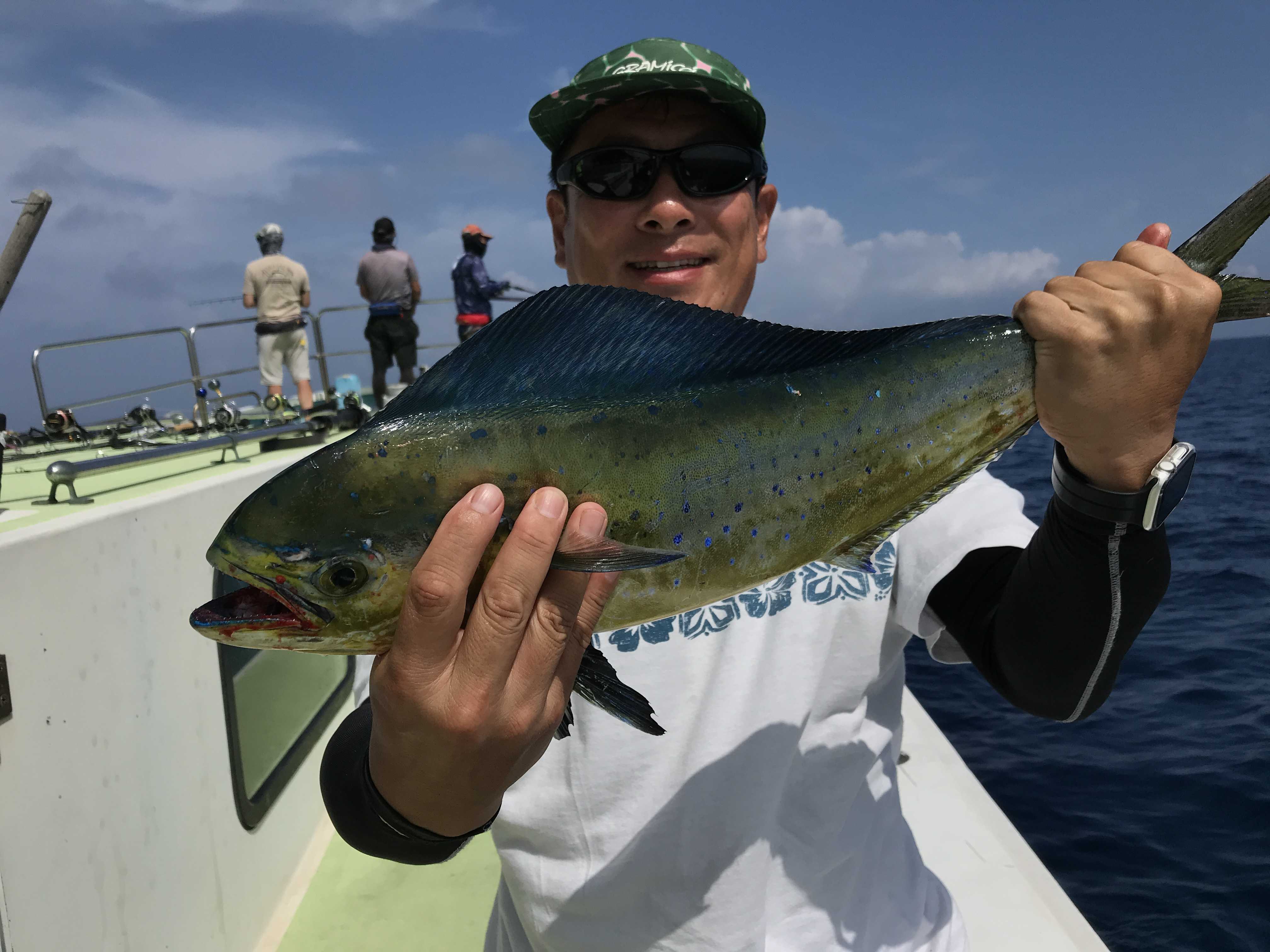 10日沖のライトキャスティング乗合の釣果 | さわ浦丸船長の