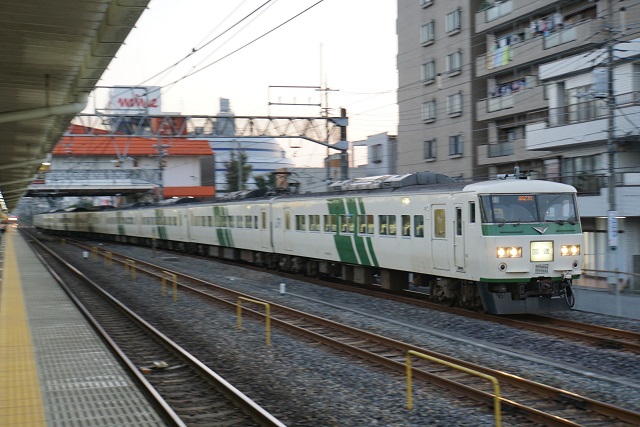 185系 & EH500-1 in 土呂4