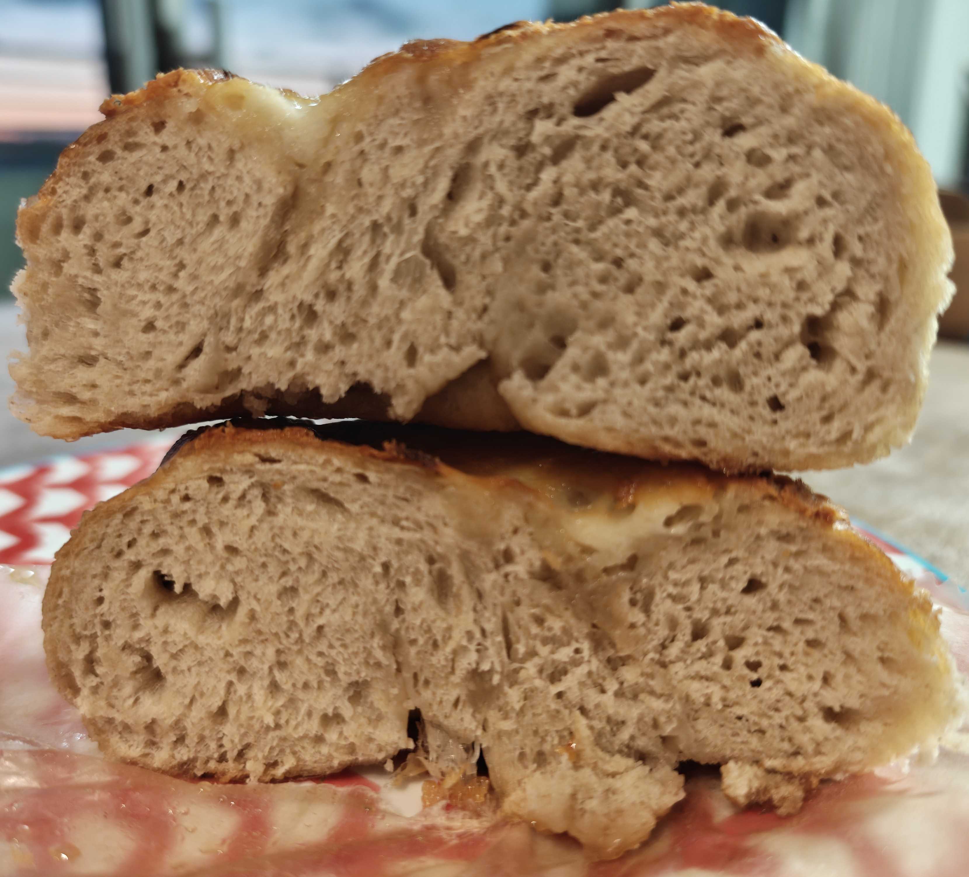 新馬場駅　bob bagel　メープルチェダーチーズの断面