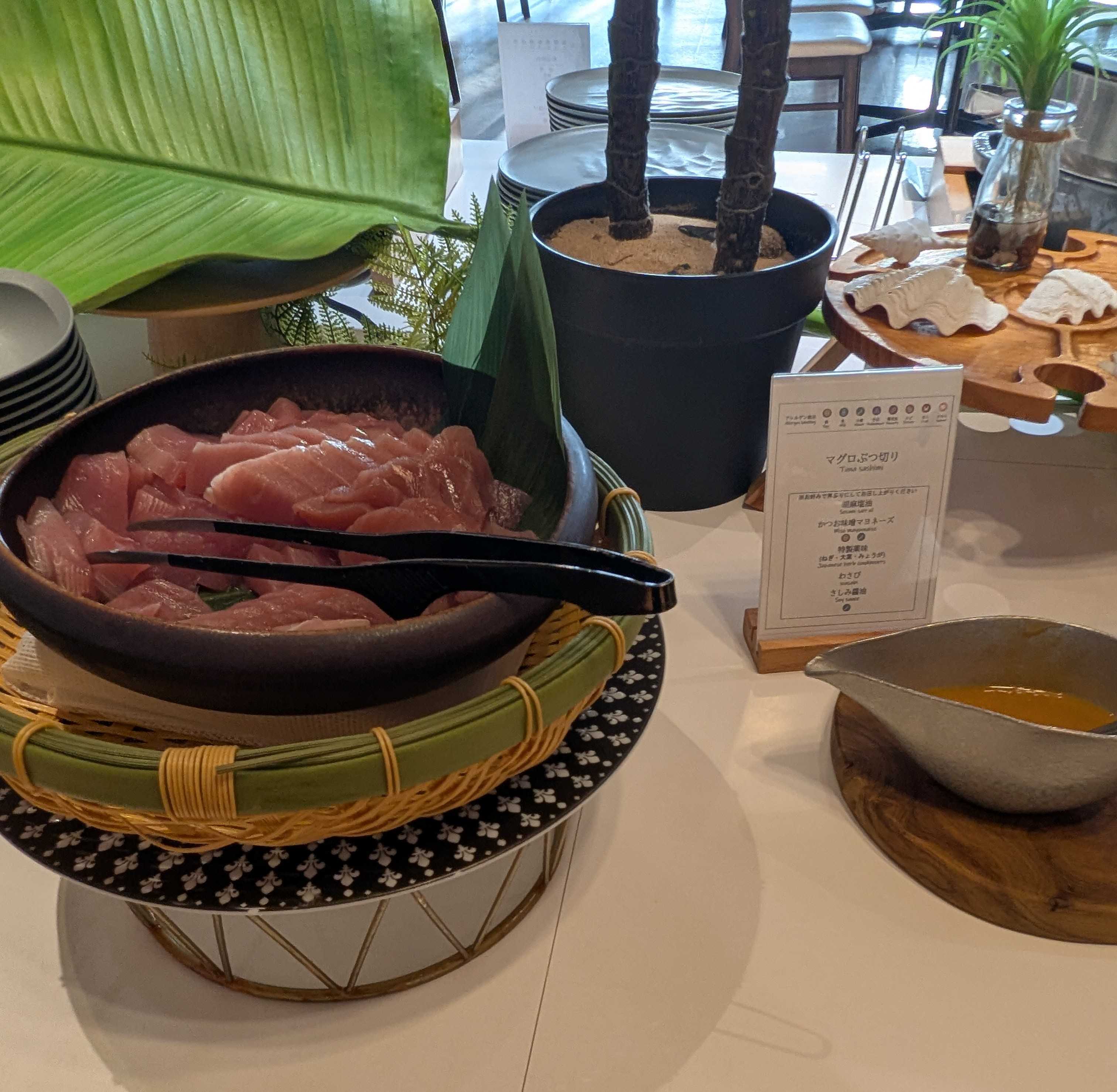 西表島ホテル by 星野リゾート 夕食ビュッフェ　内容　メニュー　マグロぶつ切り