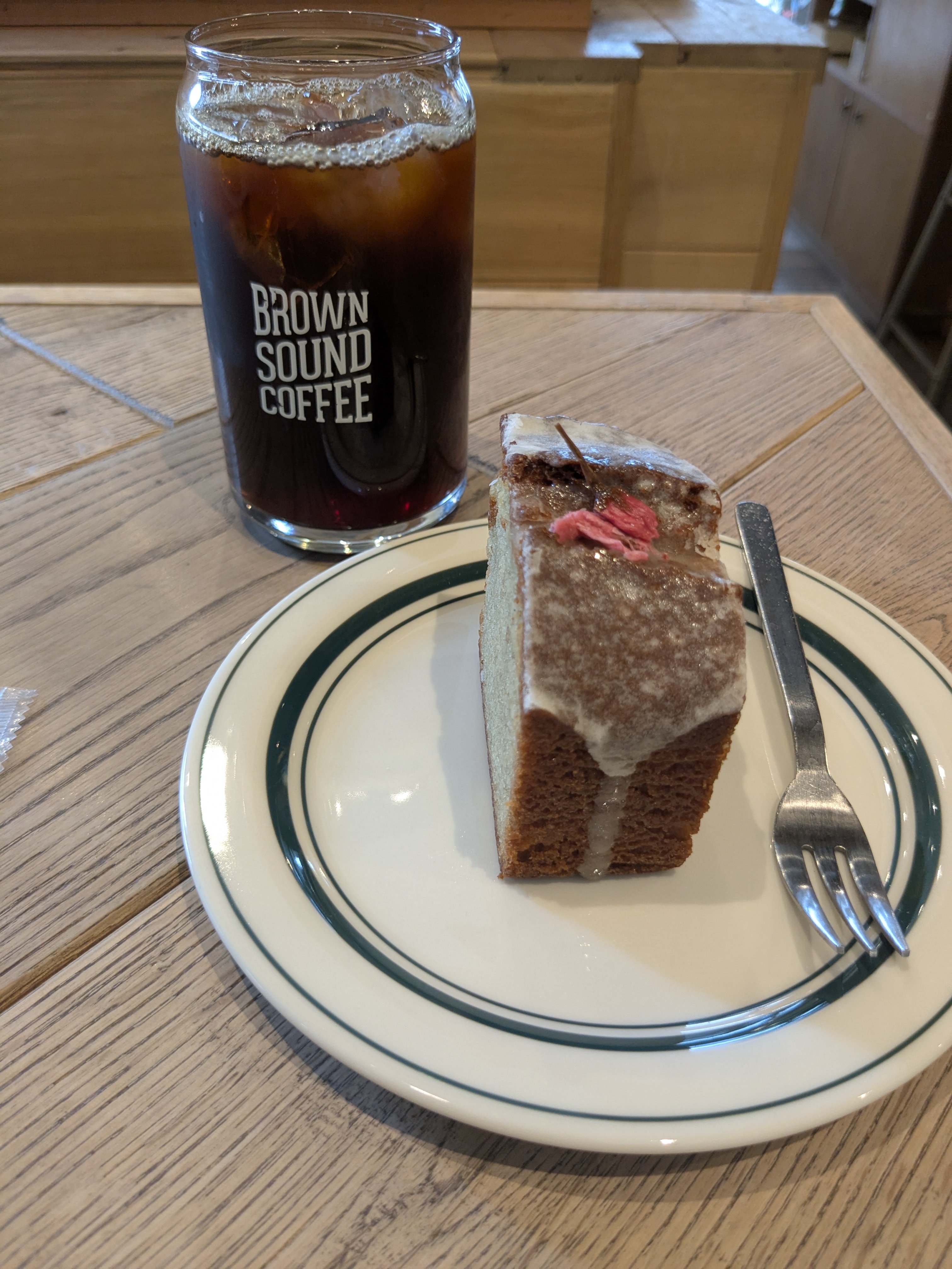 津田沼駅　子連れカフェ　ブラウンサウンドコーヒー アイスコーヒー