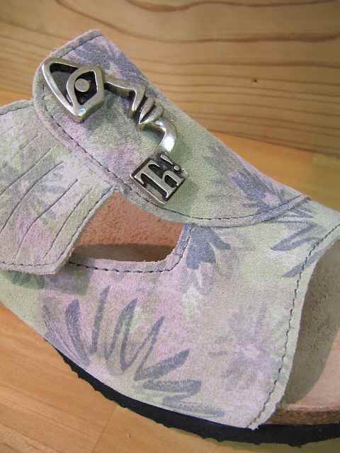 shoes1000.jpg