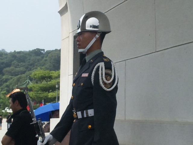 SH380327.JPG