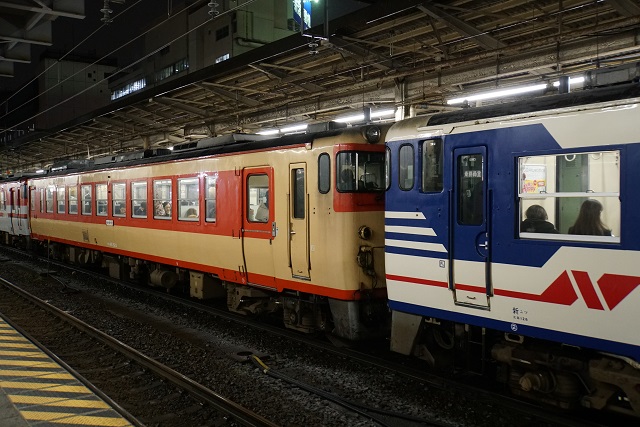 DE10 1603牽引 小田原ロングチキ工臨 & 新潟駅 115系 & きらきらうえつ4