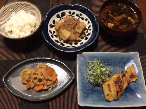 2015.09.29魚の味噌漬け＆れんこんきんひ?ら＆肉し?ゃか?3.jpg