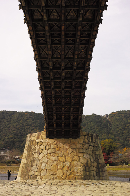 橋裏.jpg