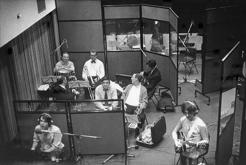 recording honey piezzz.JPG