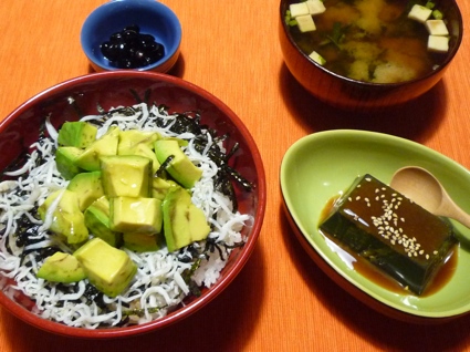 2012.10.28アホ?カト?しらす丼＆こ?ま豆腐5.jpg