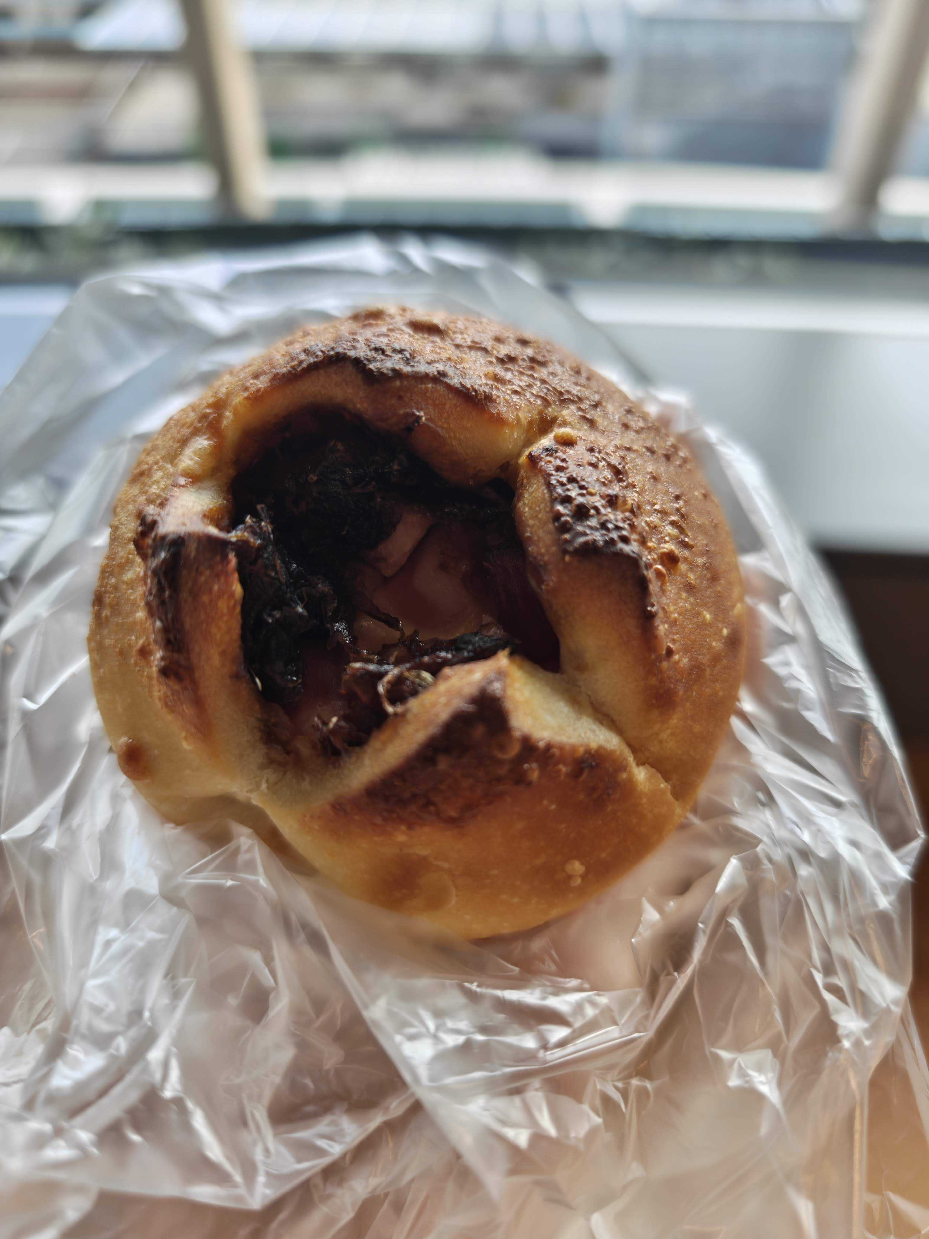 高輪ゲートウェイ駅　ひとりランチ　バーミキュラベーカリー　ベーコンと無水調理の玉ねぎ