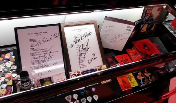 35 RBR Zeppなんば内 B'z展示 6.jpg