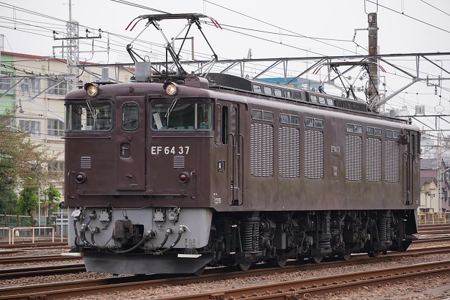EF64 37牽引 高碕チキ工臨 & EF64 1032牽引 山手線 新型車両 E235系トウ02編成 配給2