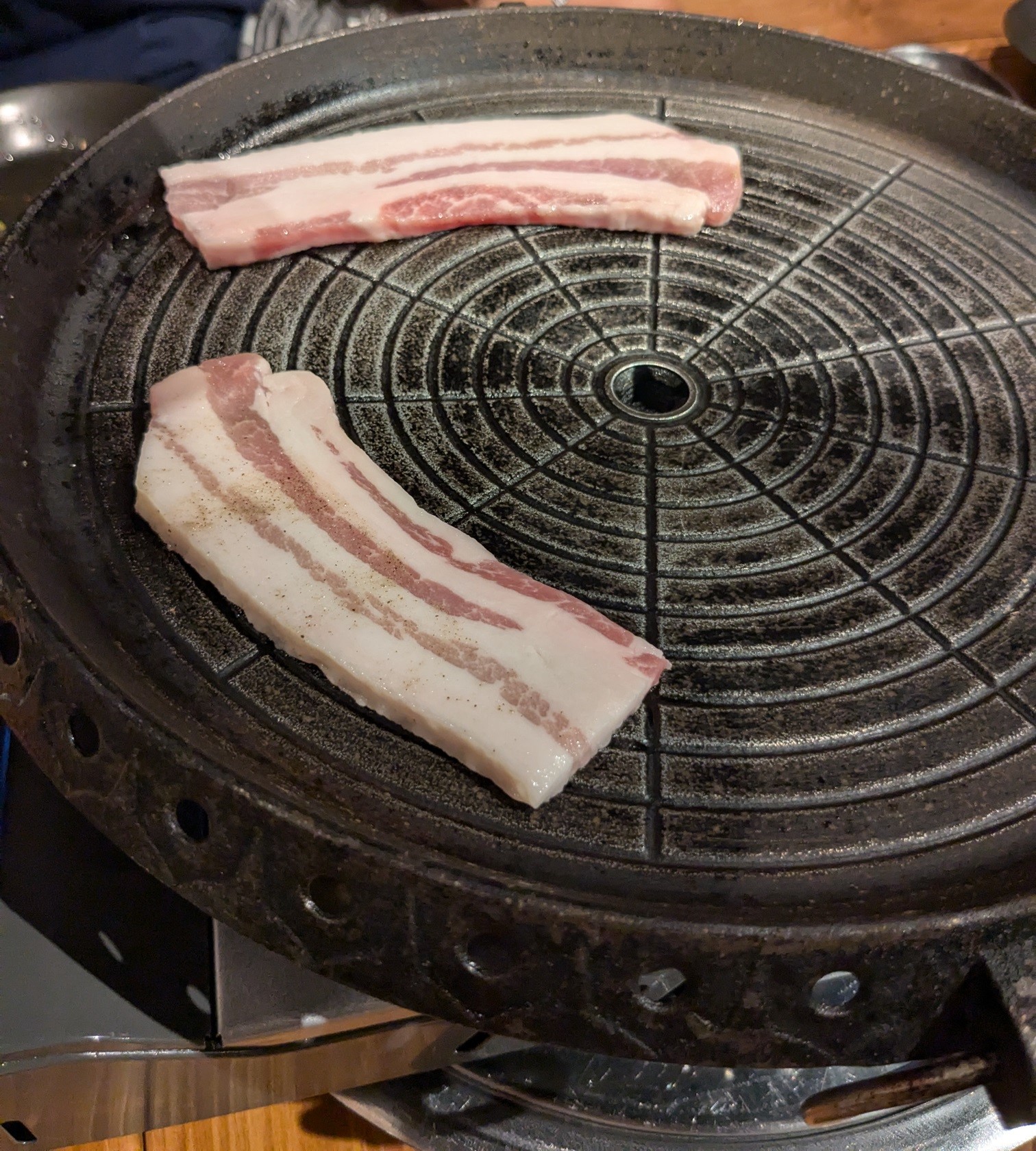 JR津田沼駅　ランチ　焼肉 韓国屋台村　サムギョプサルランチ2人分