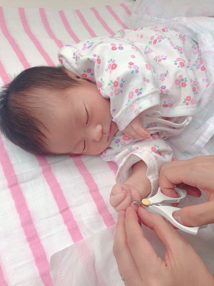 妹ヘルプ初日 赤ちゃんの爪を切りました スピーカー Same Hana 楽天ブログ