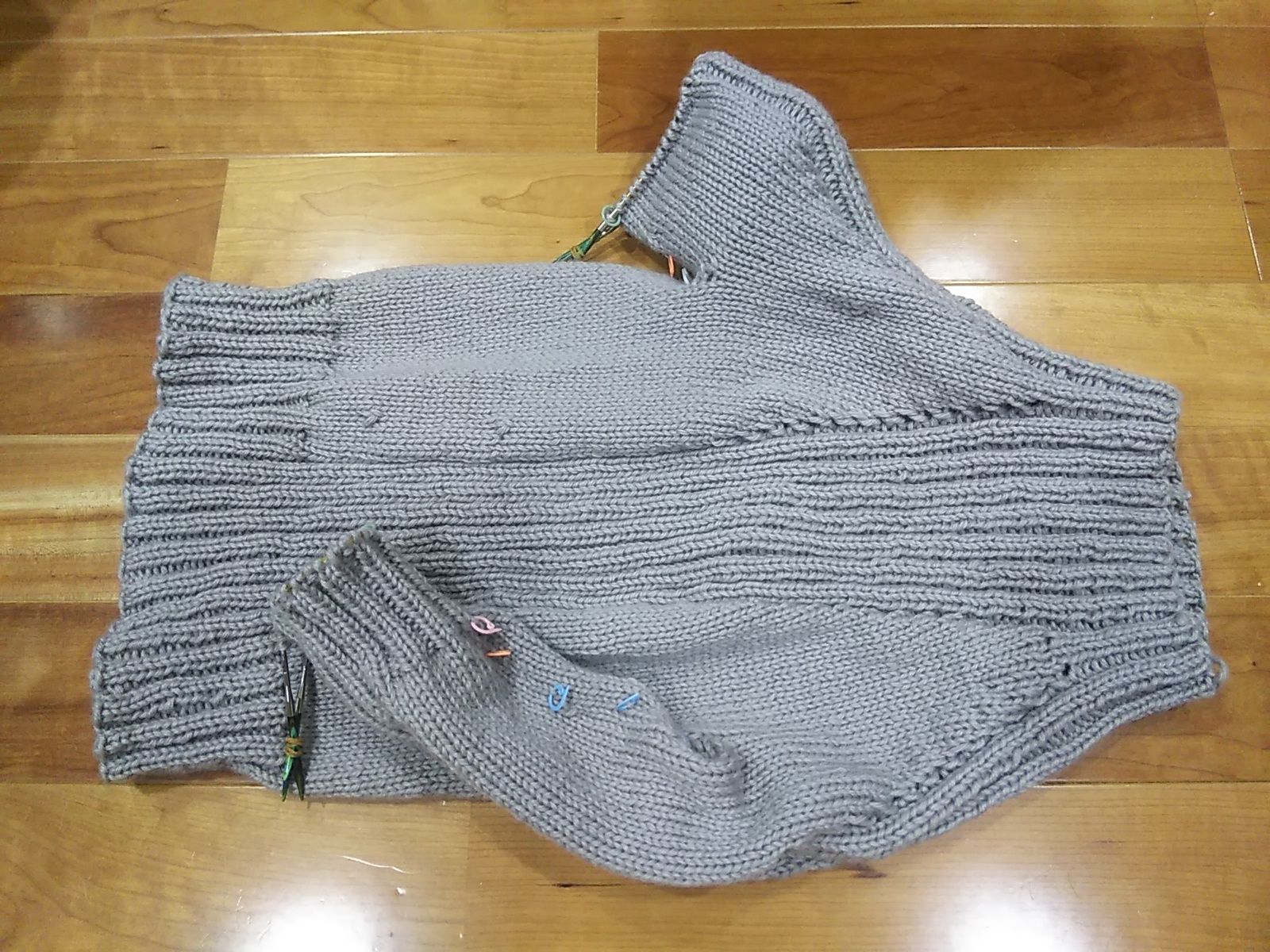 首から編む簡単 棒針編みのセーター レデースセーター3号 32 作成中 毛糸のはきだめ 楽天ブログ