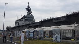 842