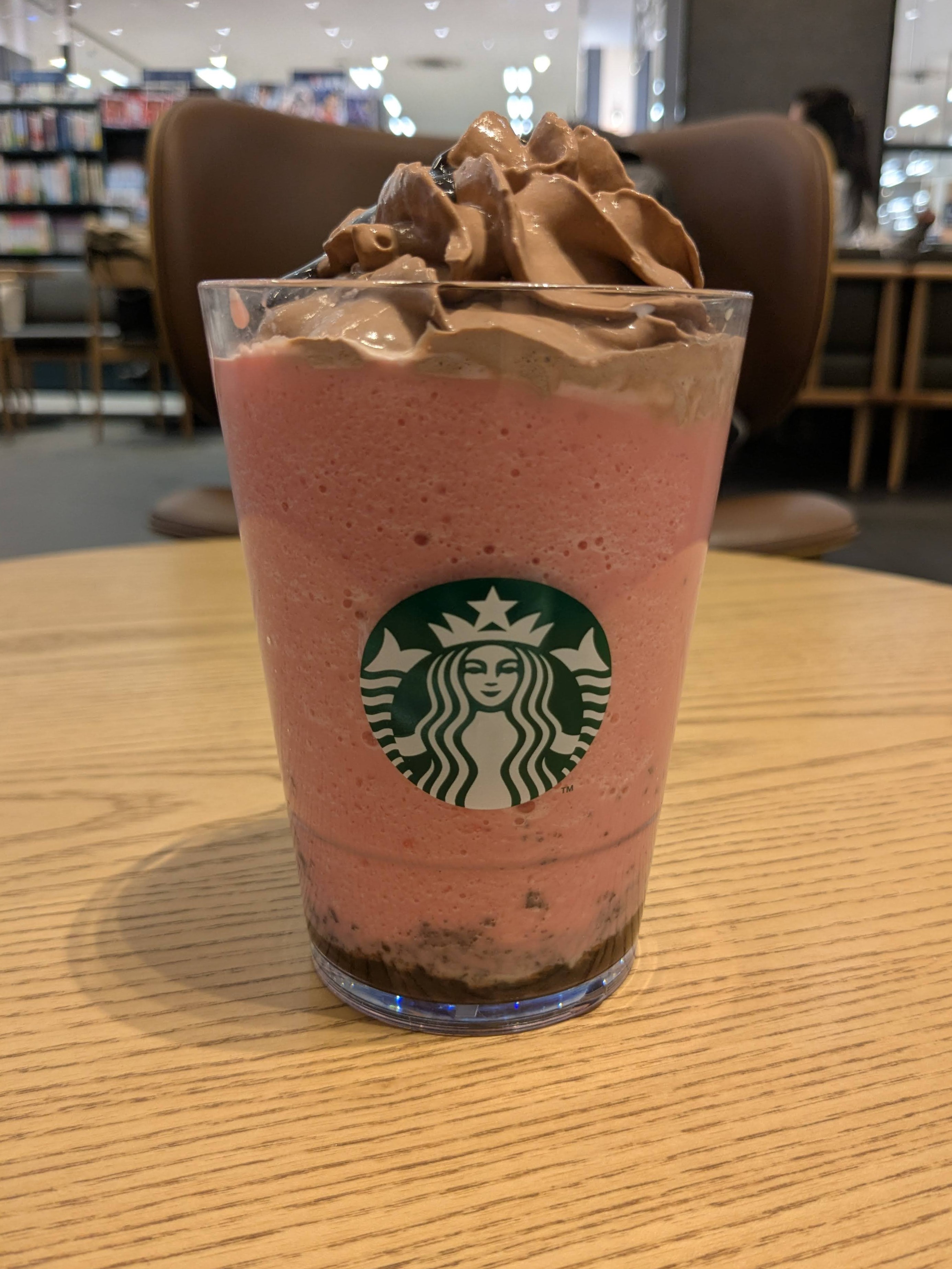 スターバックスコーヒー　バレンタイン期間限定2025 ルビー ショコラ シンフォニー フラペチーノ