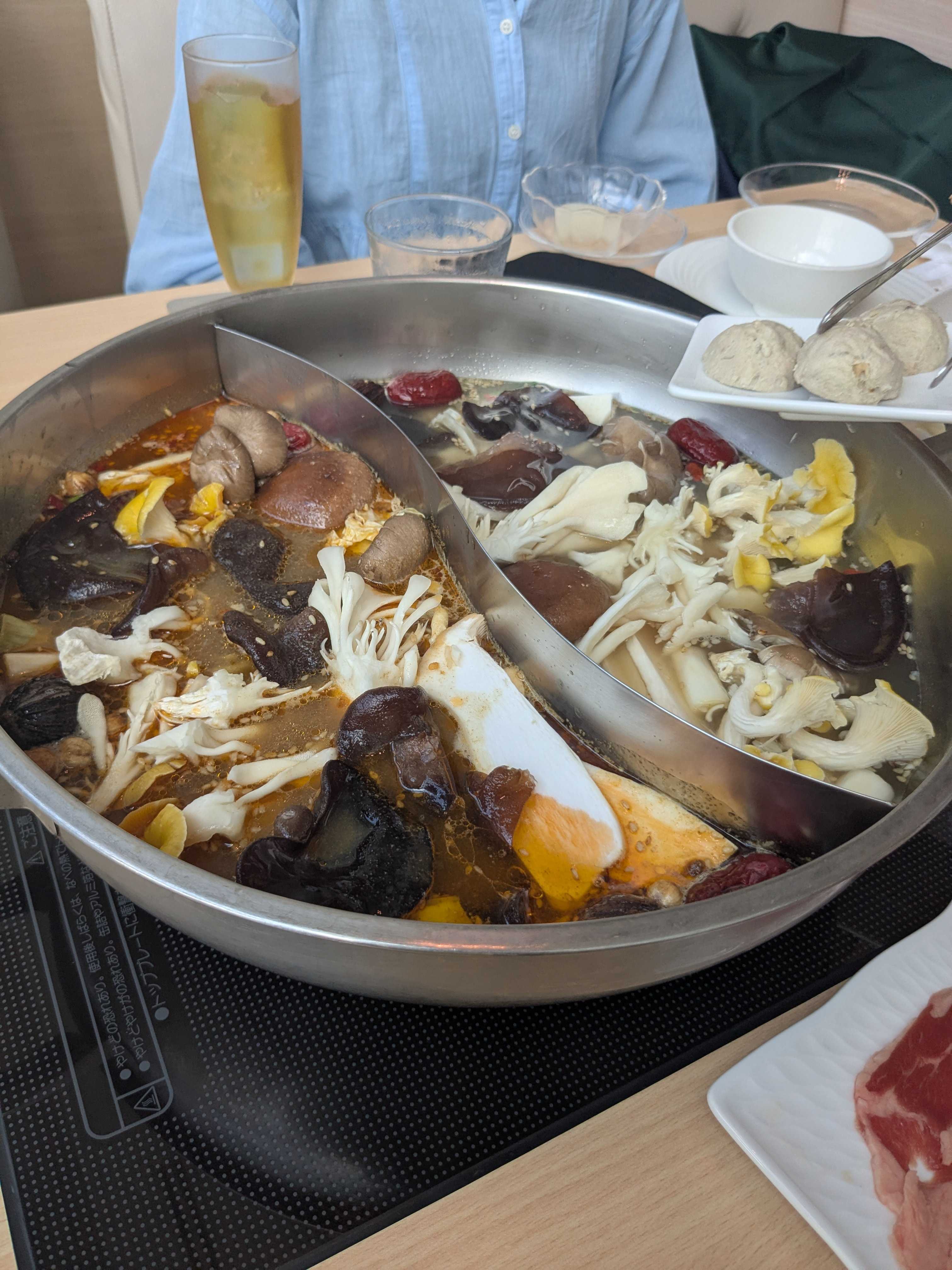 天香回味 銀座中央通り店　女子会ランチ　薬膳鍋コースBセット