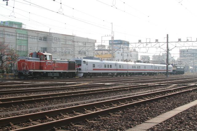 EF65 1102＆DE10 1654牽引 キヤE193系「Easti-D」2