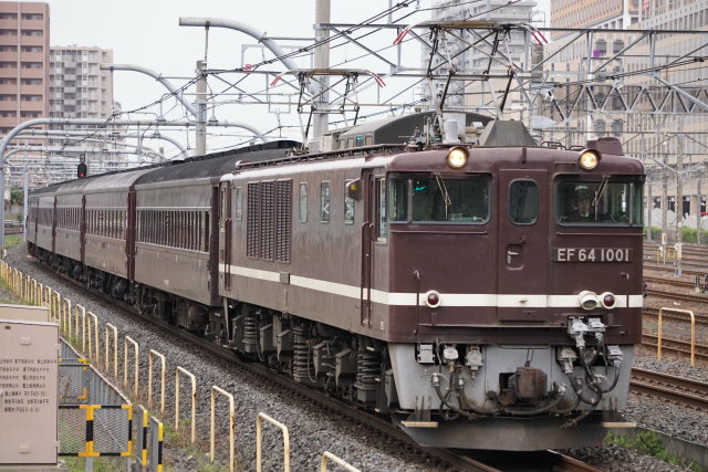 EF64 1001牽引旧客&EF81 80牽引カシオペア試運転2