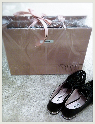 MiuMiuフラットシューズ.jpg