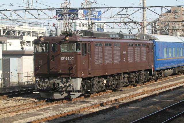 EF64 37牽引 ブルトレ14系 配廃 回送3