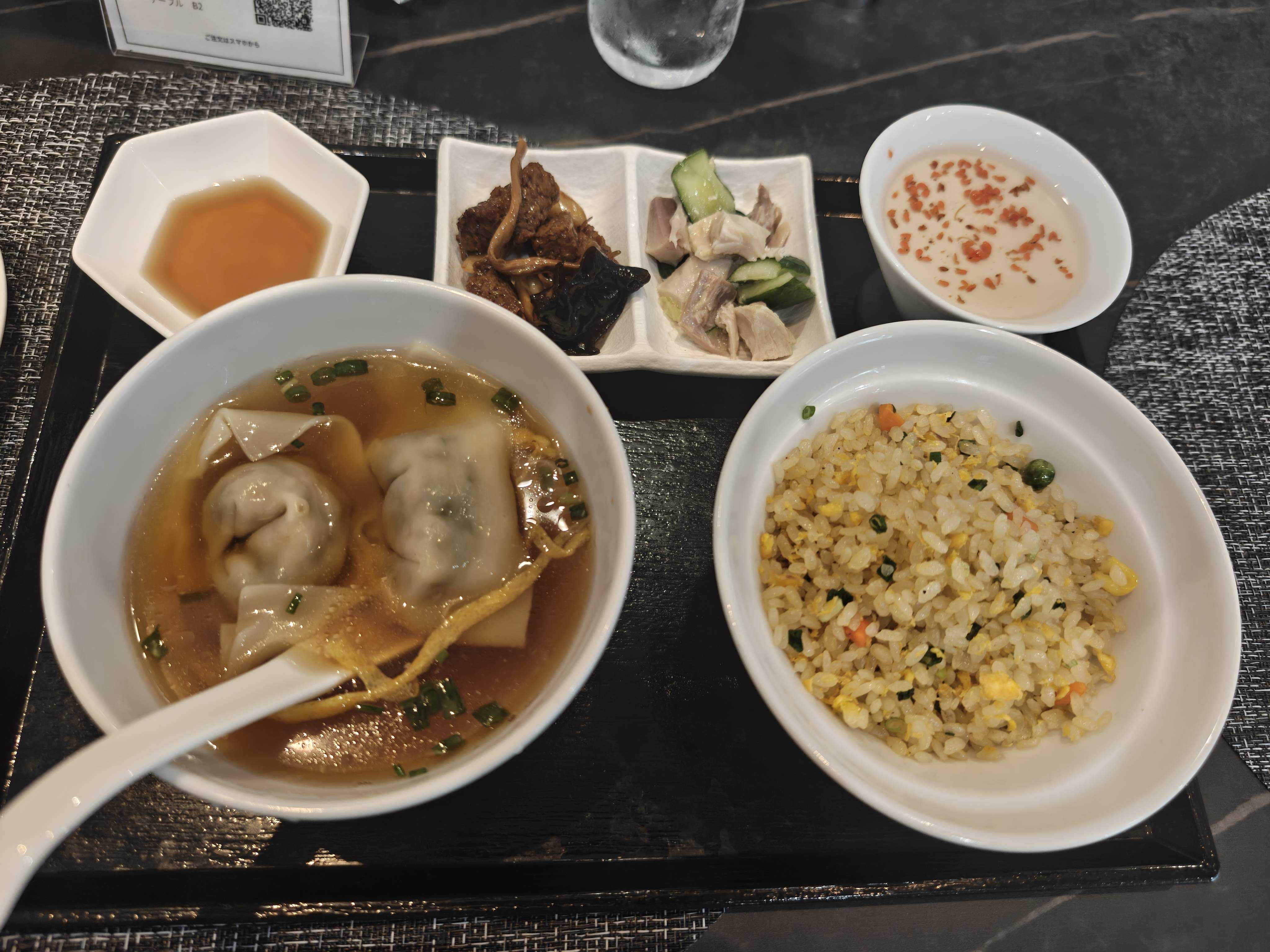 虎ノ門ヒルズ近く　上海料理　蘭心　ランチ　小籠包定食
