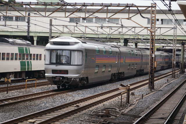 EF81 98 牽引 カシオペア紀行 札幌行き& 185系修学旅行2