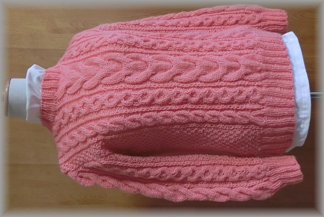 サーモンピンクのアラン模様のセーター お友達からのプレゼント ハンドメイド 手編み 棒針編み Four Leaf Clovers 楽天ブログ