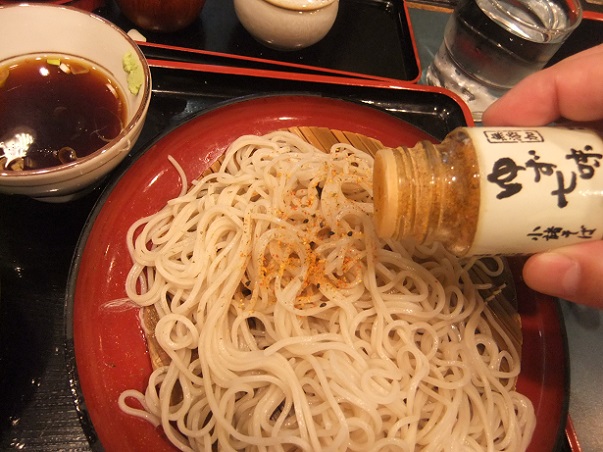 千住旭町・小諸そばの2色つゆ2枚もり3