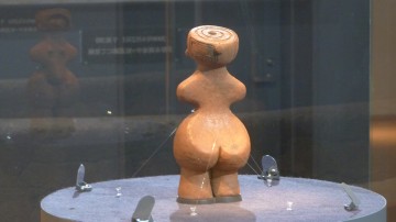 縄文のビーナス後ろ121006