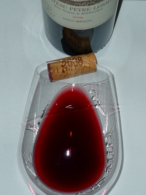 Ch.Peyre-Lebade 2008 glass.jpg