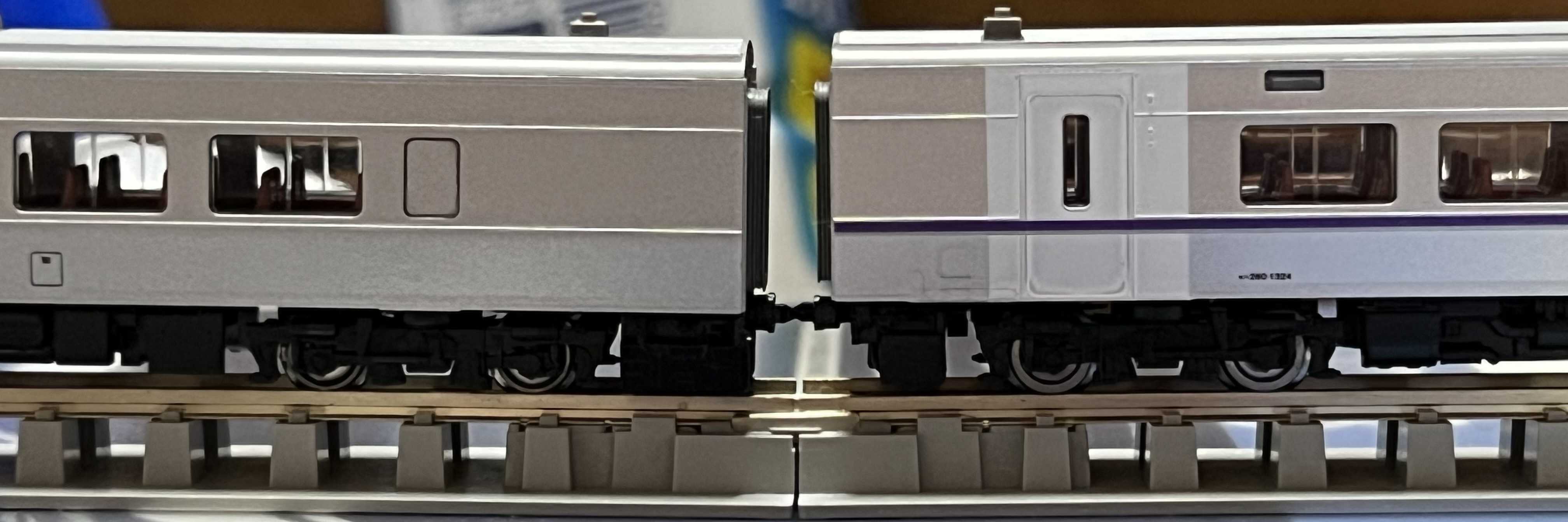 キハ261-1000(新塗装)の加工① 車端機器&室内塗装 | おきつね
