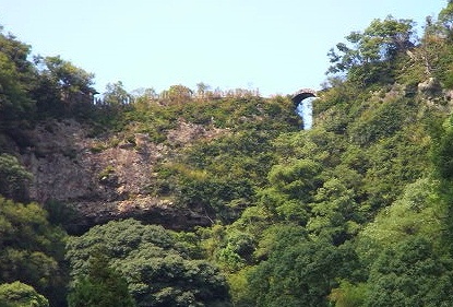 天念寺裏にある山の無明橋