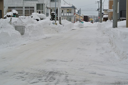 排雪作業後の生活道路