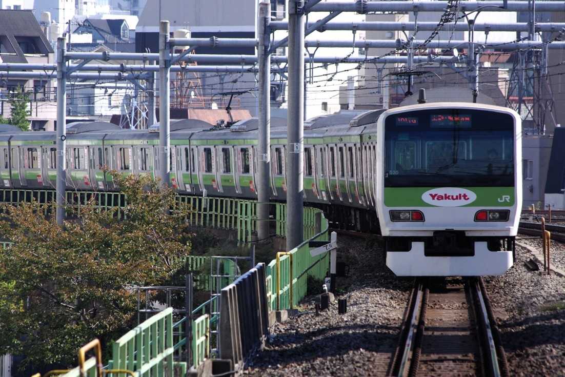 E231系500番台：山手線（ラッピング編成） | マル鉄鉄道写真館